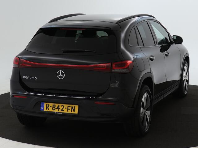 Mercedes-Benz EQA 250 Business Solution Luxury 67 kWh Inclusief 24 maanden MB Certified garantie voor Europa.