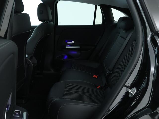 Mercedes-Benz EQA 250 Business Solution Luxury 67 kWh Inclusief 24 maanden MB Certified garantie voor Europa.