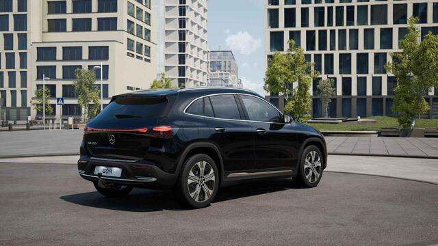Mercedes-Benz EQA 250+ Luxury Line 71 kWh | Winter-pakket | Elektrisch bedienbare trekhaak | 360 graden camera | Elektrisch bedienbare stoelen met memory functie