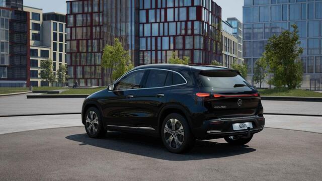 Mercedes-Benz EQA 250+ Luxury Line 71 kWh | Winter-pakket | Elektrisch bedienbare trekhaak | 360 graden camera | Elektrisch bedienbare stoelen met memory functie
