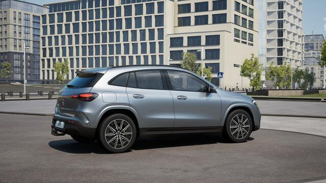 Mercedes-Benz EQA 250+ Business Solution AMG 71 kWh | Trekhaak | Nightpakket | Premium pakket | Parkeerpakket met 360°-camera | Dodehoekassistent | KEYLESS-GO comfort pakket | EASY PACK achterklep | Head-up display | Extra USB-poorten |