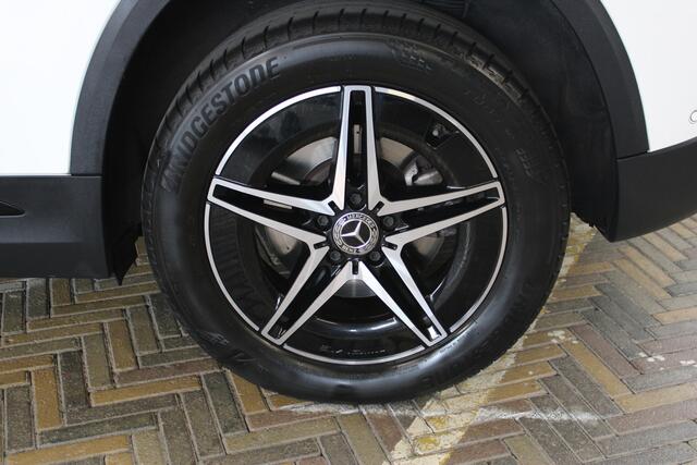 Mercedes-Benz EQA 250 Business Solution AMG 67 kWh | Incl. 12 maanden garantie | Adaptieve cruise control | Stoelverwarming | Climate control | DAB radio | Parkeercamera | Navigatie | Full LED |