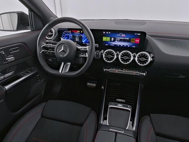 Mercedes-Benz EQA 250 AMG Line 67 kWh | AMG Line Advanced Plus | Night Pakket | Panorama Schuif-Kanteldak | Memory Voorstoelen | Stoel en Stuurverwarming | Inclusief 24 maanden MB Certified garantie voor Europa.