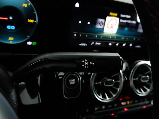 Mercedes-Benz EQA 250 Edition 1 AMG 67 kWh 190 PK | LED | Achteruitrijcamera | Stoelverwarming | Ambiance Verlichting |