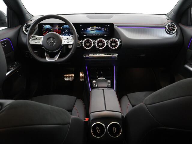 Mercedes-Benz EQA 250+ AMG Line 71 kWh | Panoramaschuifdak | Sfeerverlichting | Keyless go | 360 camera | EASYPACK-achterklep | Stoelverwarming |