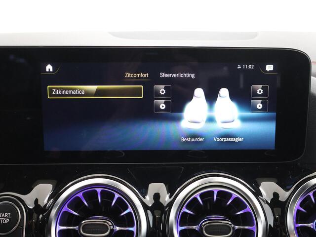 Mercedes-Benz EQA 250+ AMG Line 71 kWh | Panoramaschuifdak | Sfeerverlichting | Keyless go | 360 camera | EASYPACK-achterklep | Stoelverwarming |