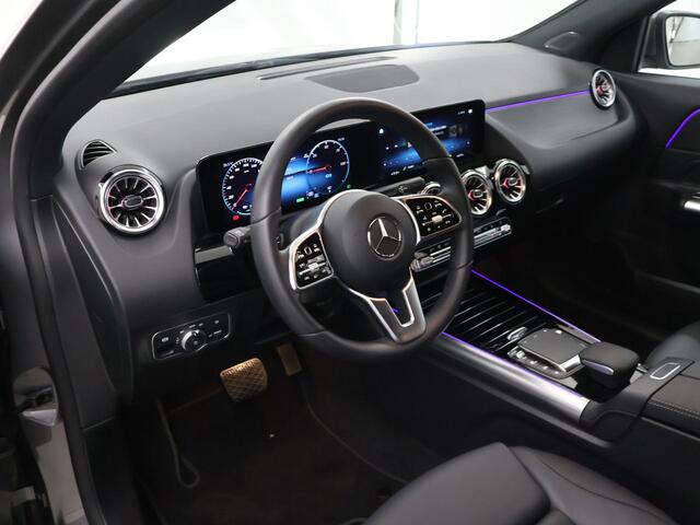 Mercedes-Benz EQA 250 Luxury Line 67 kWh | Panoramadak | Sfeerverlichting | Stoelverwarming | Parkeercamera | MBUX