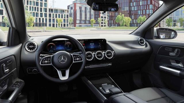 Mercedes-Benz EQA 250+ Business Edition 71 kWh | Panoramadak | Keyless | Memory | 360 graden camera | Stoelverwarming | Sfeerverlichting |