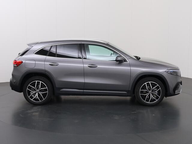 Mercedes-Benz EQA 250 Sport Edition | AMG | Premium Pakket | 19" AMG-velgen | Privacy Glass | Stoelverwarming | Achteruitrijcamera | Sfeerverlichting |