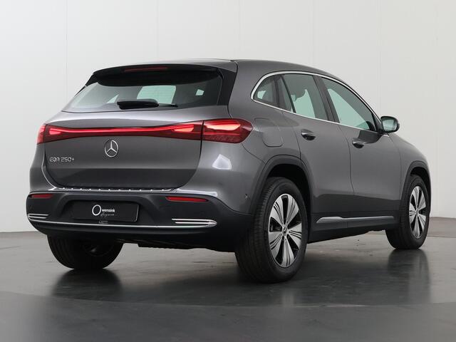 Mercedes-Benz EQA 250+ Luxury Line 71 kWh | Apple carplay | Stoelverwarming | Achteruitrijcamera |