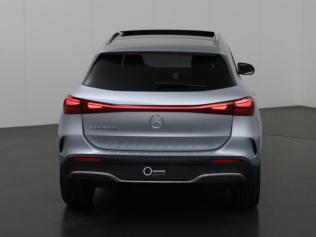 Mercedes-Benz EQA 250+ Business Solution AMG 71 kWh | Panorama dak | Head-Up display | Winterpakket