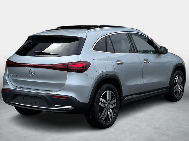 Mercedes-Benz EQA 250+ Luxury LIMITED | Beige Interieur | Panoramadak | 360° Camera | Elektrisch Verstelbare Stoelen + Memory | Donkergetint Glas Achter | Dodehoekassistent | Apple CarPlay | Android Auto | Stoelverwarming | Sfeerverlichting | Parkeersensoren | 17% bijtelli