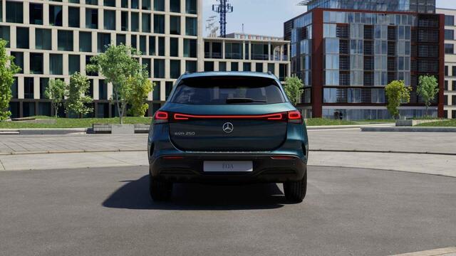 Mercedes-Benz EQA 250 AMG Line 67 kWh | Panoramadak | Premium pakket | Night | 360 graden camera | Sfeerverlichting |
