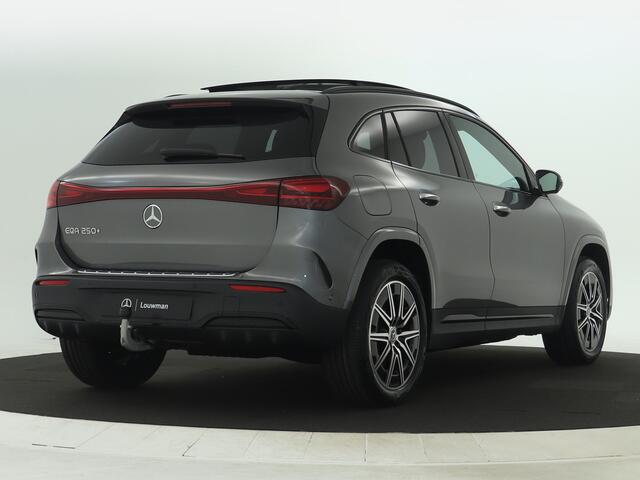 Mercedes-Benz EQA 250+ Business Solution AMG 71 kWh | Trekhaak | Nightpakket | Premium pakket | Parkeerpakket met 360°-camera | EASY PACK achterklep | KEYLESS-GO comfort pakket | Head-up display | Dodehoekassistent | Extra USB-poorten |