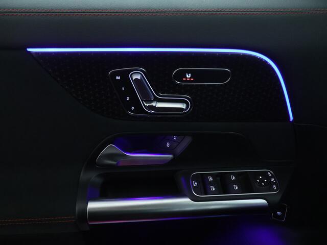 Mercedes-Benz EQA 250+ Business Solution AMG 71 kWh | Trekhaak | Nightpakket | Premium pakket | Parkeerpakket met 360°-camera | EASY PACK achterklep | KEYLESS-GO comfort pakket | Head-up display | Dodehoekassistent | Extra USB-poorten |