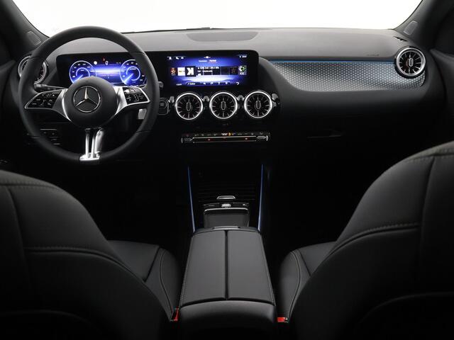 Mercedes-Benz EQA 250+ Business Solution Luxury 71 kWh | Trekhaak | Achteruitrijcamera | Stoelverwarming | Apple carplay & Android auto