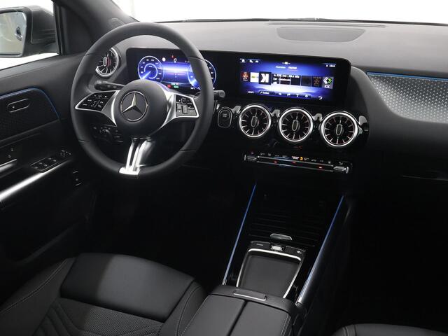 Mercedes-Benz EQA 250+ Business Solution Luxury 71 kWh | Trekhaak | Achteruitrijcamera | Stoelverwarming | Apple carplay & Android auto