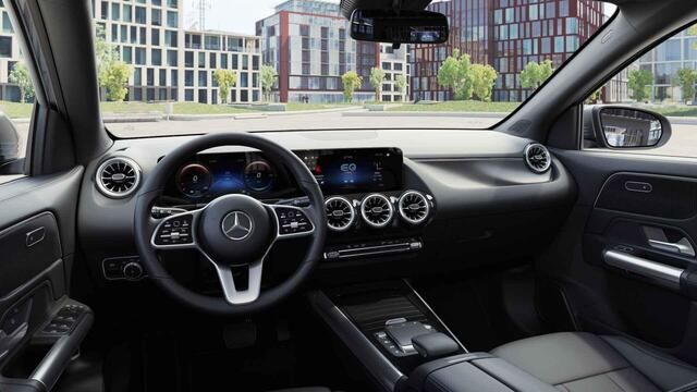 Mercedes-Benz EQA 250+ Business Edition 71 kWh | Achteruitrijcamera | Stoelverwarming | Alarm | 18" lichtmetalen velgen |