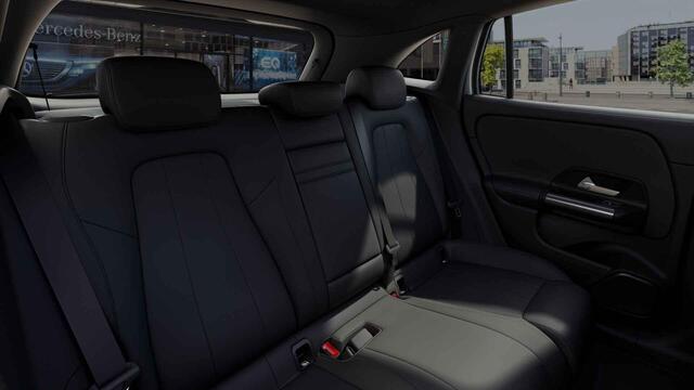 Mercedes-Benz EQA 250+ Business Edition 71 kWh | Achteruitrijcamera | Stoelverwarming | Alarm | 18" lichtmetalen velgen |