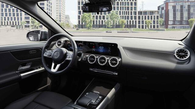 Mercedes-Benz EQA 250+ Business Edition 71 kWh | Achteruitrijcamera | Stoelverwarming | Alarm | 18" lichtmetalen velgen |