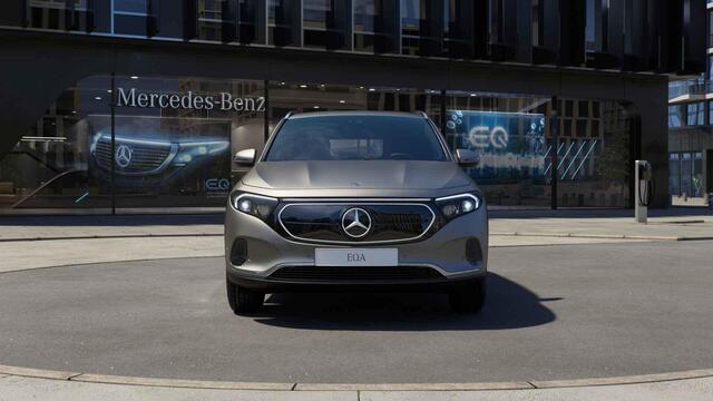 Mercedes-Benz EQA 250 Luxury Line 67 kWh | Achteruitrijcamera | Trekhaak | Sfeerverlichting | Stoelverwarming |