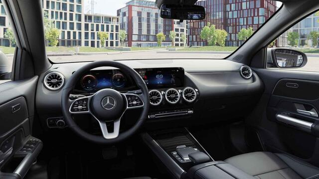 Mercedes-Benz EQA 250 Luxury Line 67 kWh | Achteruitrijcamera | Trekhaak | Sfeerverlichting | Stoelverwarming |
