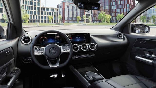 Mercedes-Benz EQA 250+ Sport Edition 71 kWh | AMG | Night | Panoramadak | Rijassistentiepakket |