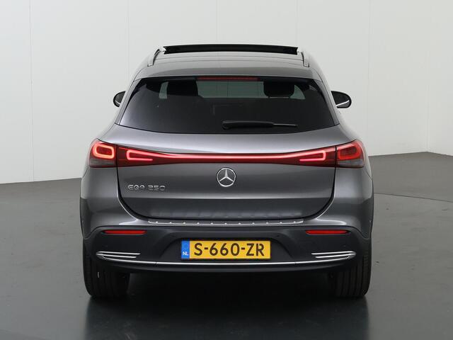 Mercedes-Benz EQA 250 Luxury Line 67 kWh | Panoramadak | |Premium pakket | Stoelverwarming |