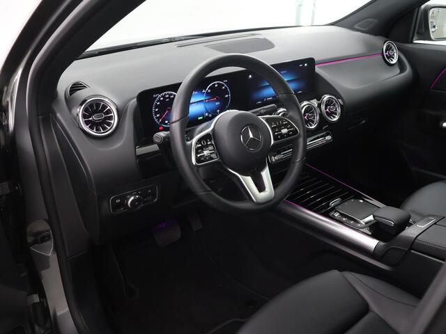 Mercedes-Benz EQA 250 Luxury Line 67 kWh | Panoramadak | |Premium pakket | Stoelverwarming |