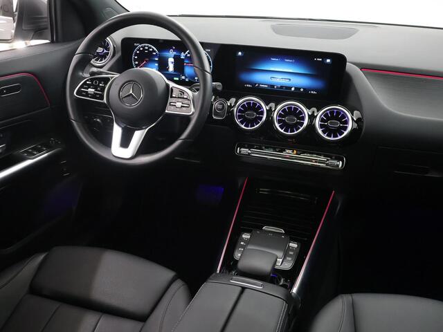 Mercedes-Benz EQA 250 Luxury Line 67 kWh | Panoramadak | |Premium pakket | Stoelverwarming |