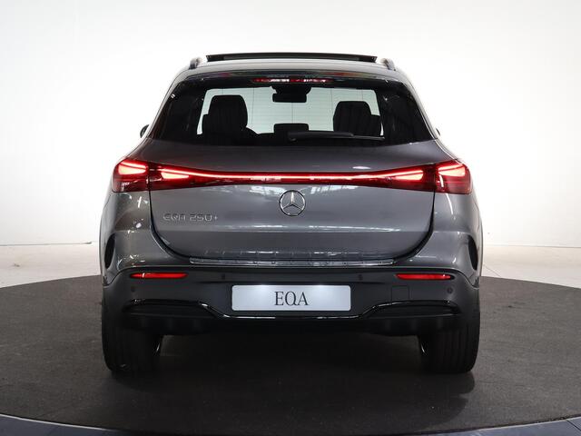 Mercedes-Benz EQA 250+ Business Solution AMG 71 kWh | Premium plus pakket | Burmester | Panoramaschuifdak | Head-up display |