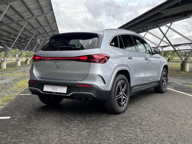 Mercedes-Benz EQA 250+ AMG 71 kWh | Panoramadak | Memory stoelen | 360 camera | Sfeerverlichting | Stoelverwarming |