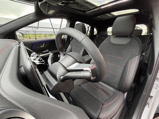 Mercedes-Benz EQA 250+ AMG 71 kWh | Panoramadak | Memory stoelen | 360 camera | Sfeerverlichting | Stoelverwarming |