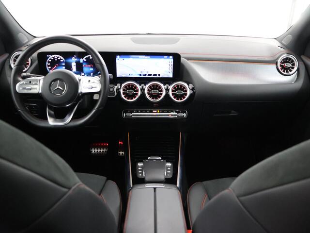 Mercedes-Benz EQA 250 Sport Edition 67 kWh | AMG | Panoramadak | Stoelverwarming | Keyless |