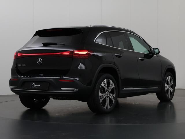 Mercedes-Benz EQA 250+ Luxury Line 71 kWh | Panoramaschuifdak | Winterpakket | Apple CarPlay