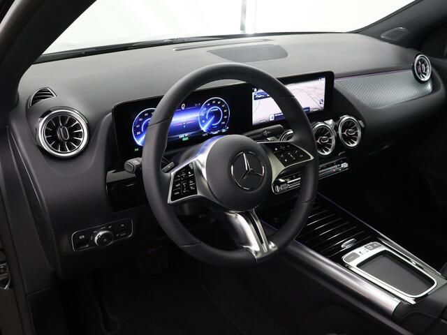 Mercedes-Benz EQA 250+ Luxury Line 71 kWh | Panoramaschuifdak | Winterpakket | Apple CarPlay