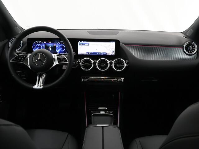 Mercedes-Benz EQA 250+ Luxury Line 71 kWh | Panoramaschuifdak | Winterpakket | Apple CarPlay