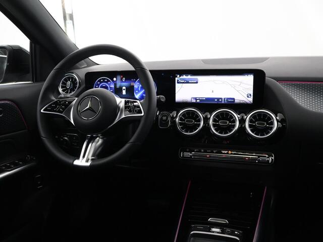 Mercedes-Benz EQA 250+ Luxury Line 71 kWh | Panoramaschuifdak | Winterpakket | Apple CarPlay