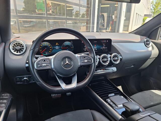 Mercedes-Benz EQA 250 Business Solution AMG 67 kWh | Widescreen | Achteruitrijcamera | Sfeerverlichting | Stoelverwarming | Elektrische achterklep