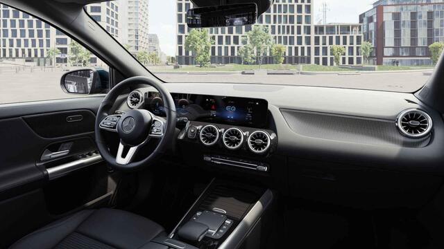 Mercedes-Benz EQA 250 Business Solution Luxury 67 kWh | Rijassistentiepakket | Trekhaak | Stoelverwarming | Sfeerverlichting |