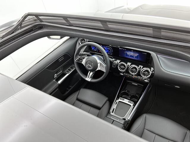 Mercedes-Benz EQA 250+ Business Solution Luxury 71 kWh | Trekhaak | GUARD 360° Voertuigbescherming Plus | Parkeerpakket met achteruitrijcamera | USB pakket plus | EASY PACK achterklep | Dodehoekassistent | Stoelverwarming voor |