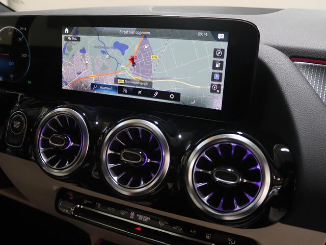 Mercedes-Benz EQA 250 AMG Line 67 kWh | Multispaaks | Apple Carplay | Getint glas |