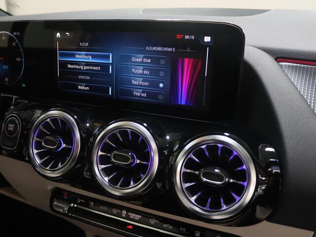 Mercedes-Benz EQA 250 AMG Line 67 kWh | Multispaaks | Apple Carplay | Getint glas |