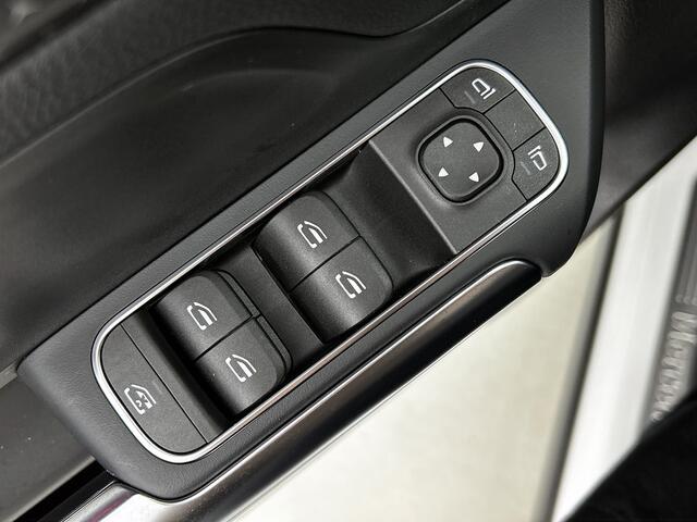 Mercedes-Benz EQA 250+ Business Solution 71 kWh | Parkeerpakket met achteruitrijcamera | Extra USB-poorten | Zitcomfortpakket | Sfeerverlichting | EASY PACK achterklep | Stoelverwarming voor | Licht- en zicht pakket |
