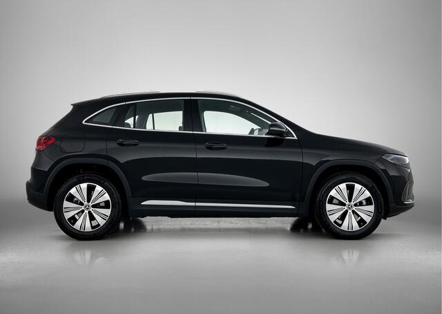 Mercedes-Benz EQA 250+ Business Solution 71 kWh | Parkeerpakket met achteruitrijcamera | Extra USB-poorten | Zitcomfortpakket | Sfeerverlichting | EASY PACK achterklep | Stoelverwarming voor | Licht- en zicht pakket |