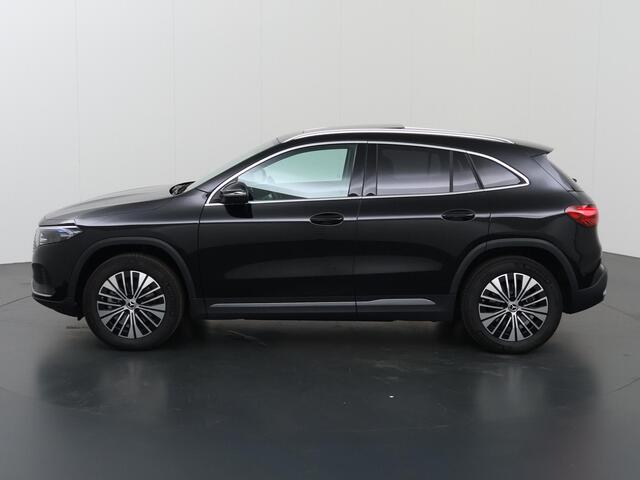 Mercedes-Benz EQA 250+ Business Line 71 kWh | Panoramadak | Trekhaak | Distronic | Stoelverwarming | Donker getint glas |