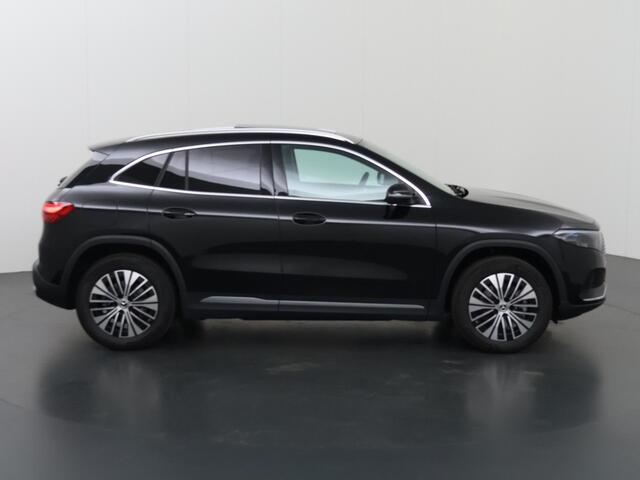 Mercedes-Benz EQA 250+ Business Line 71 kWh | Panoramadak | Trekhaak | Distronic | Stoelverwarming | Donker getint glas |
