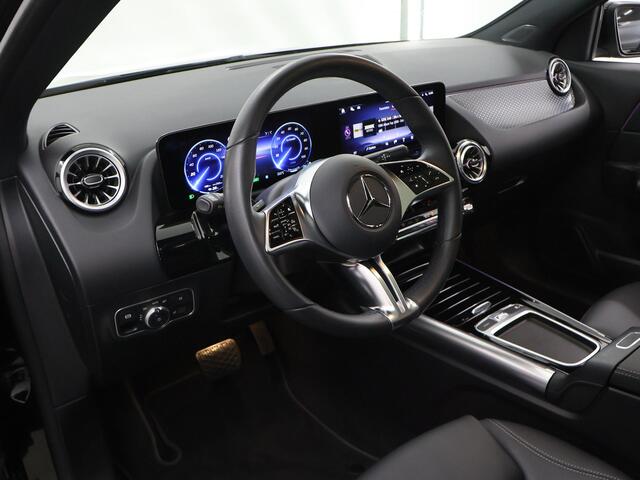 Mercedes-Benz EQA 250+ Business Line 71 kWh | Panoramadak | Trekhaak | Distronic | Stoelverwarming | Donker getint glas |