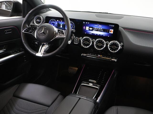 Mercedes-Benz EQA 250+ Business Line 71 kWh | Panoramadak | Trekhaak | Distronic | Stoelverwarming | Donker getint glas |