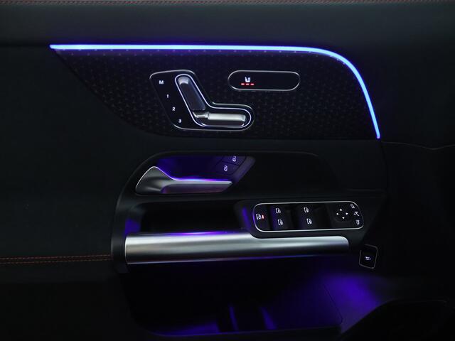 Mercedes-Benz EQA 250+ Business Solution AMG 71 kWh | Parkeerpakket met 360°-camera | KEYLESS-GO comfort pakket | Premium Plus pakket | GUARD 360° Voertuigbescherming Plus | EASY PACK achterklep | Dodehoekassistent |